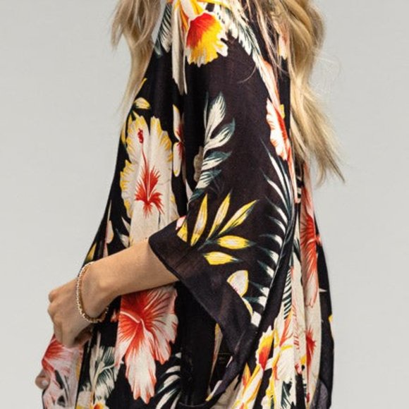 Tropical Garden Kimono - Floral & Leaf Print on Lightweight Silky Material - Picture 3 of 7